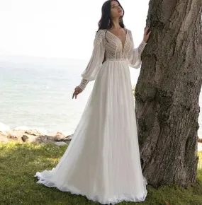 A Linie Boho Langarm Brautkleid Karina mit Spitze und V Ausschnitt Bodenlang