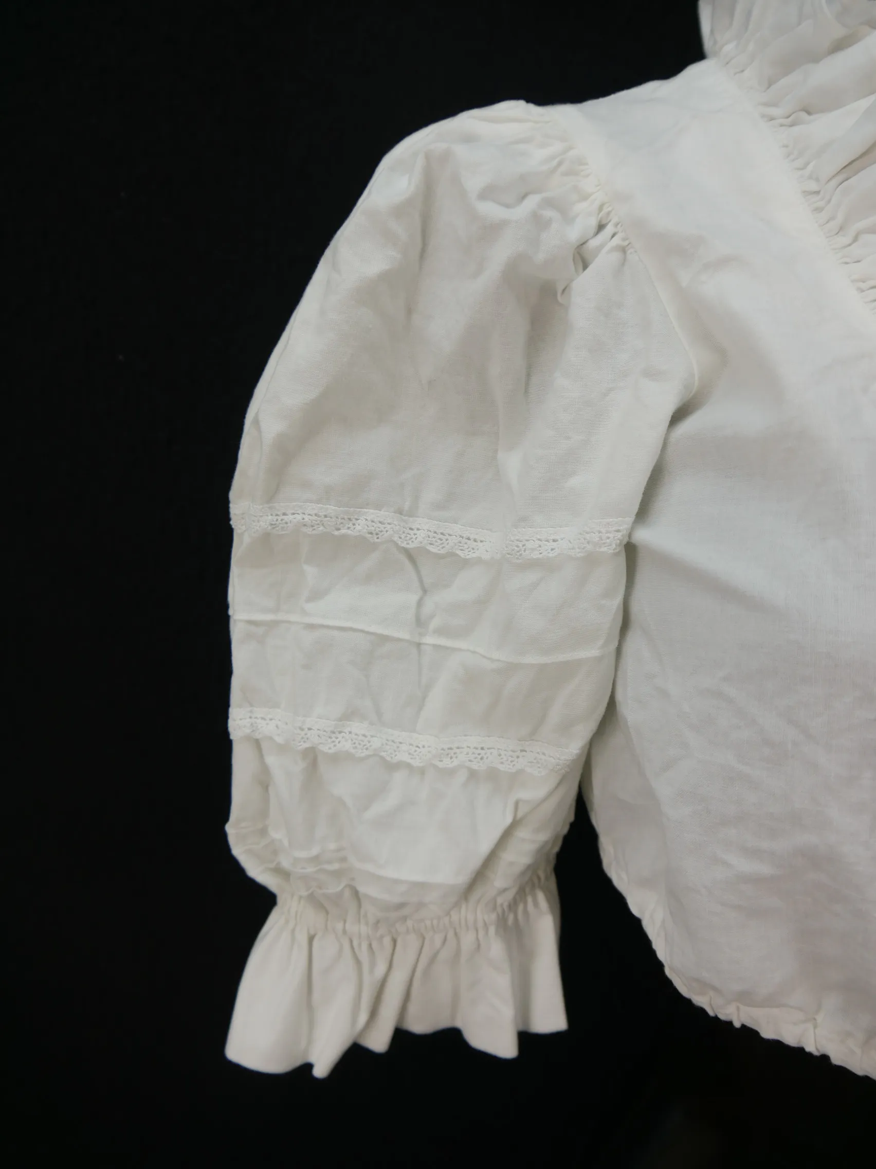 Gr.34 Dirndlbluse süße Bluse für Dirndl Waldorff Rüschen Trachtenbluse B8551