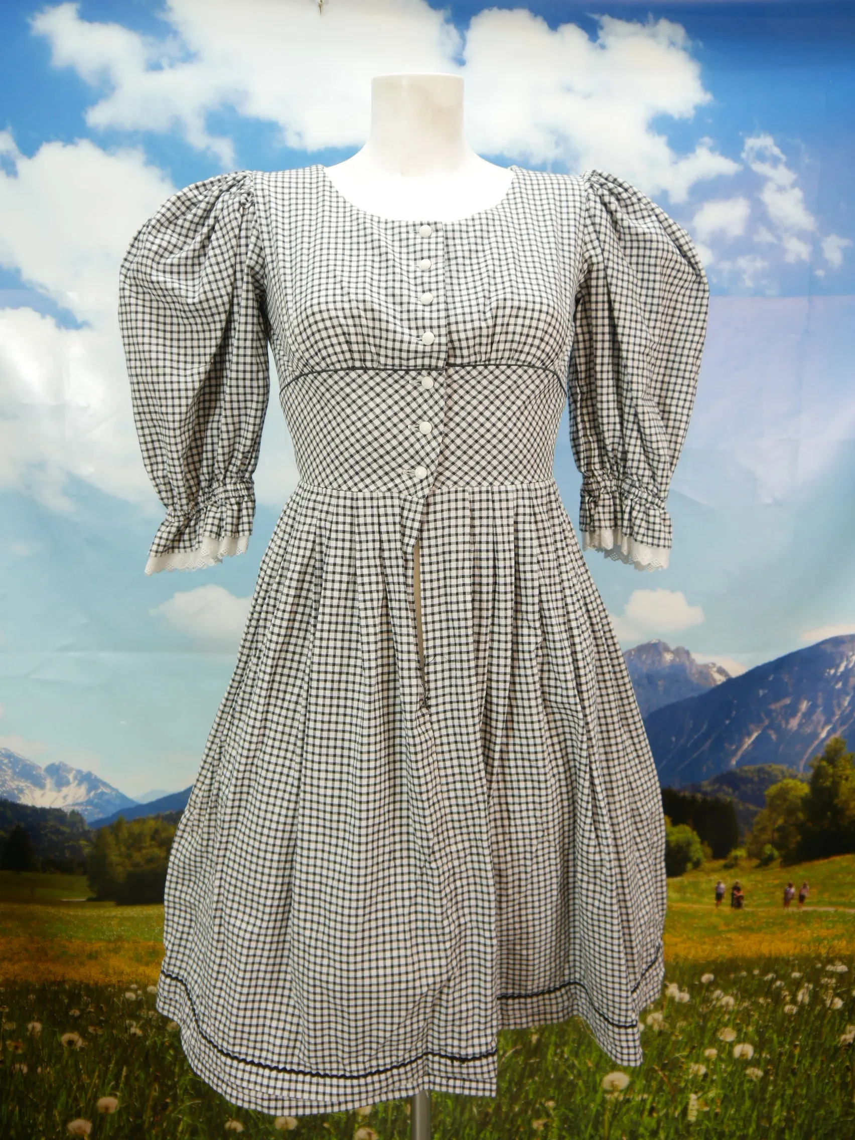 Sagenhaft schwarz weiß kariert Baumwolle süßes Dirndl ohne Schürze Gr.34