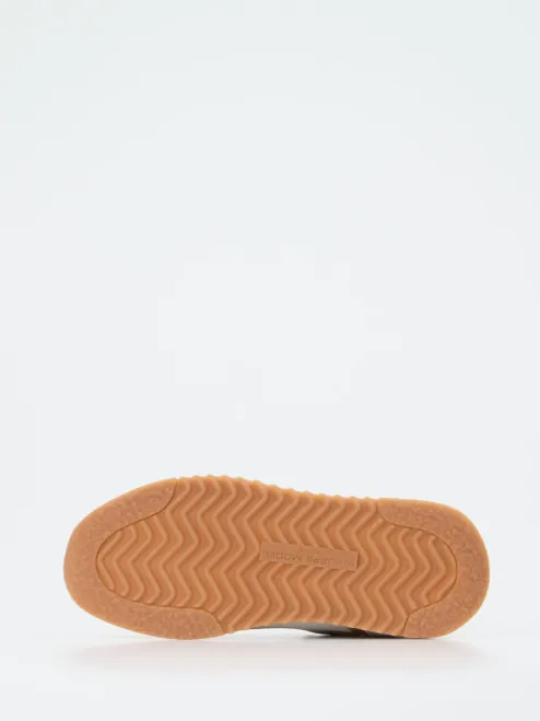 Sneaker-16637980018